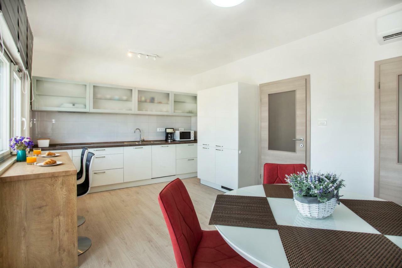 Ac Apartment With 2 Bedrooms And 2 Bathrooms-Free Private Parking Split Buitenkant foto
